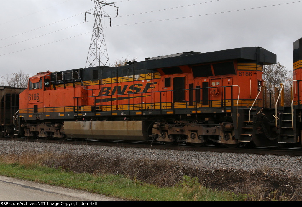 BNSF 6186